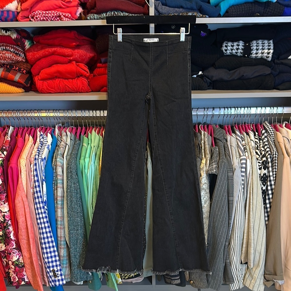 Free People black pull on flare jeans size 24